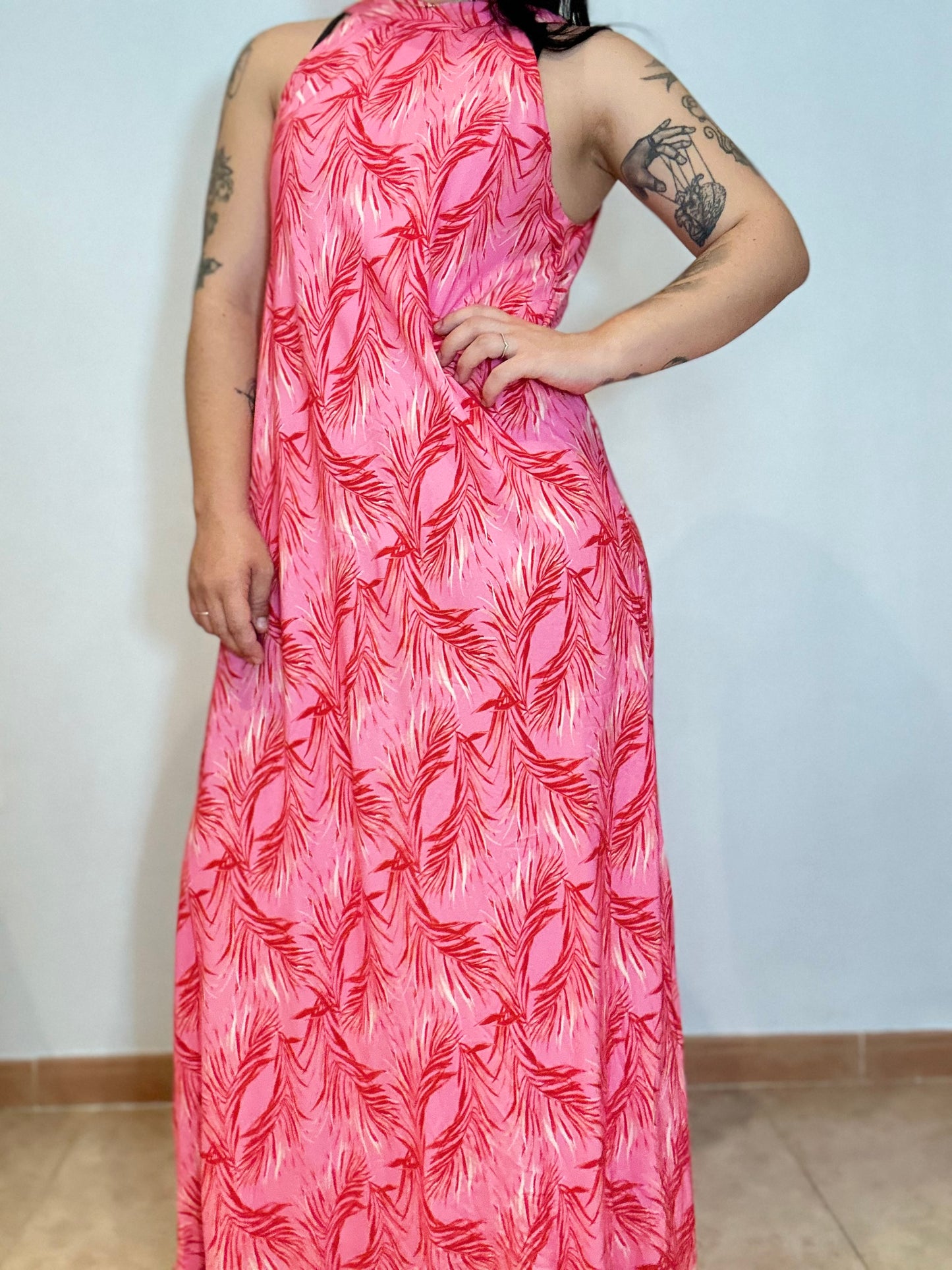 Vestido vintage midi estampado en tonos rosas