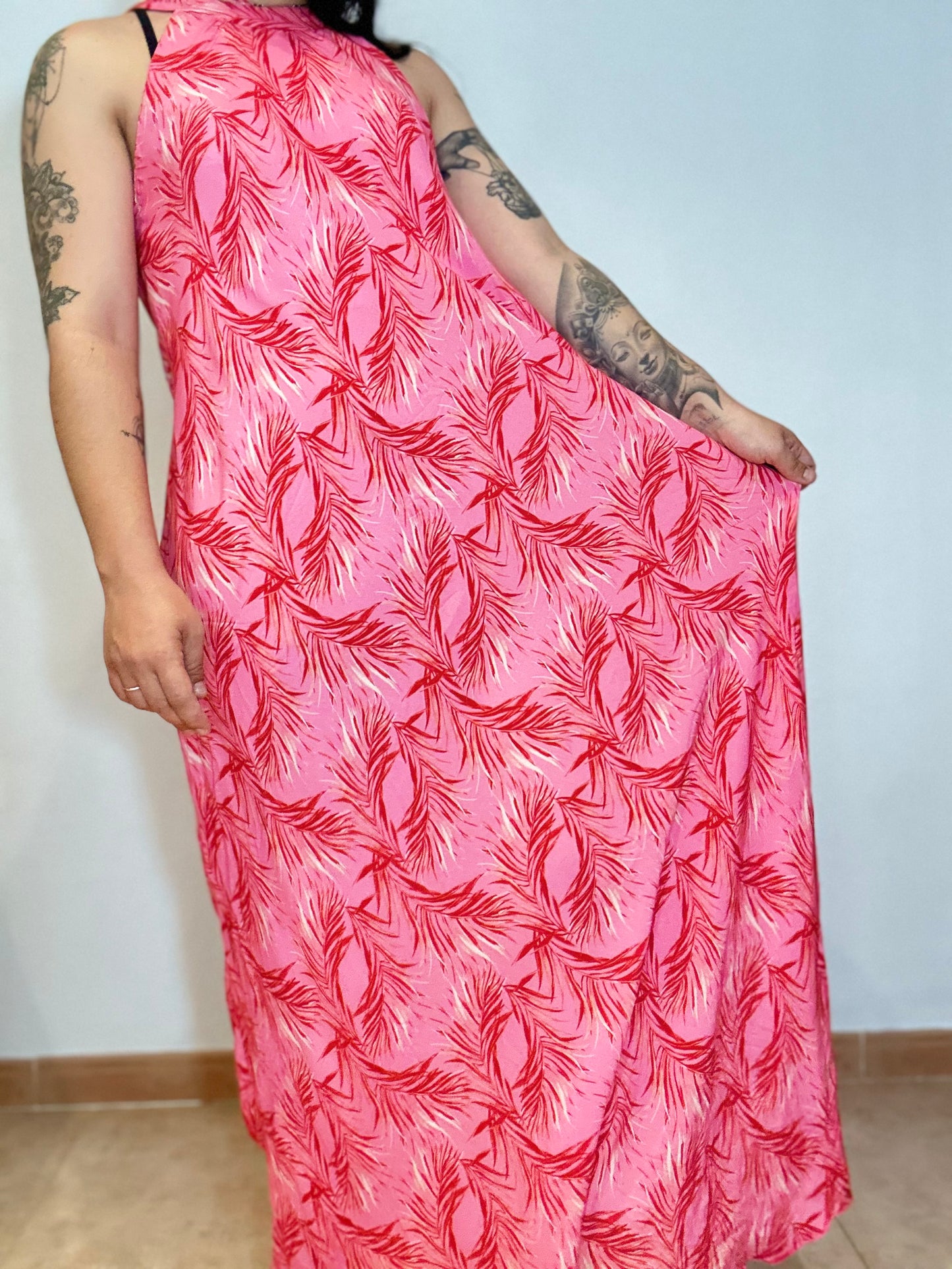 Vestido vintage midi estampado en tonos rosas