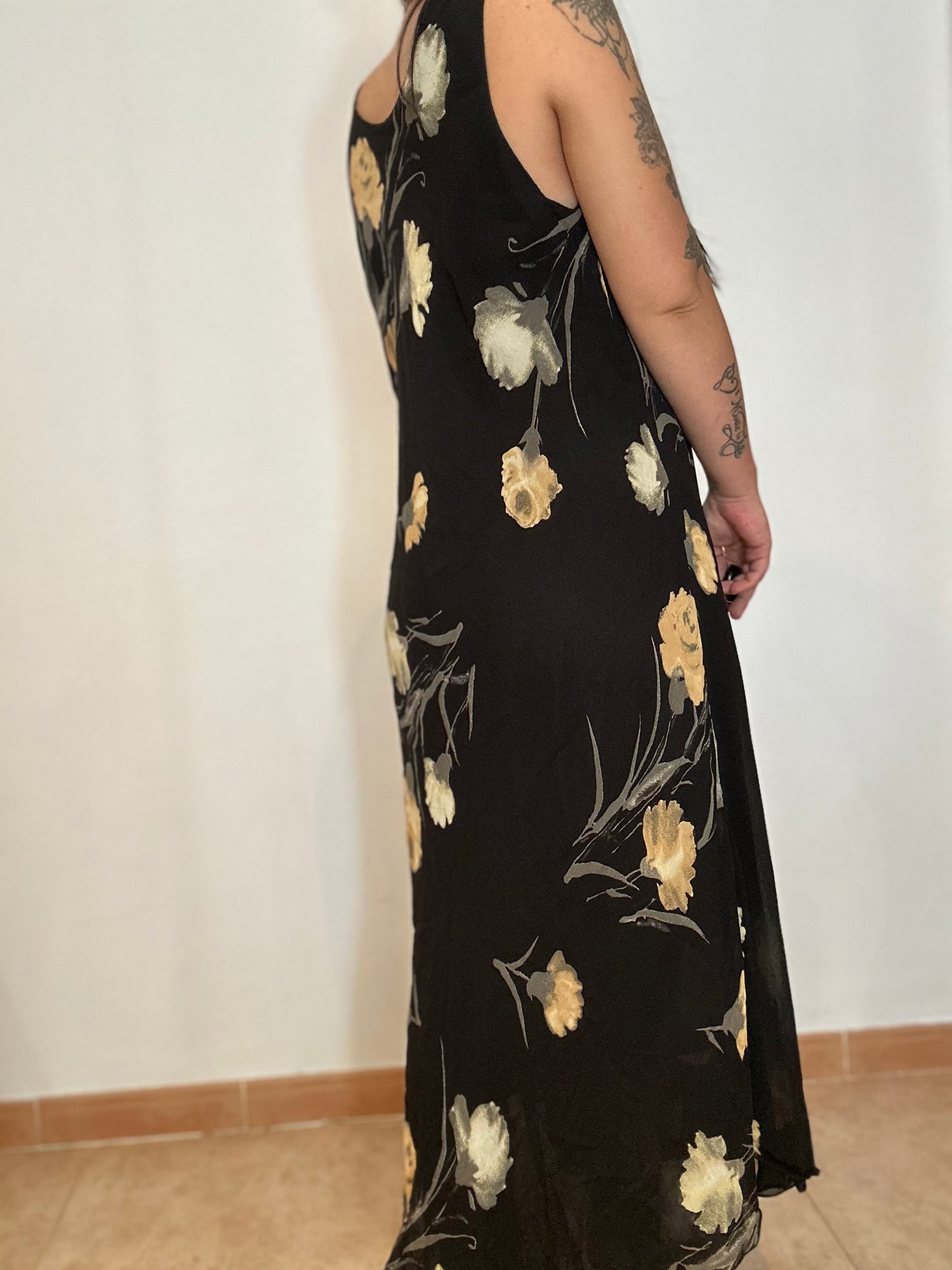 Vestido vintage midi negro estampado floral