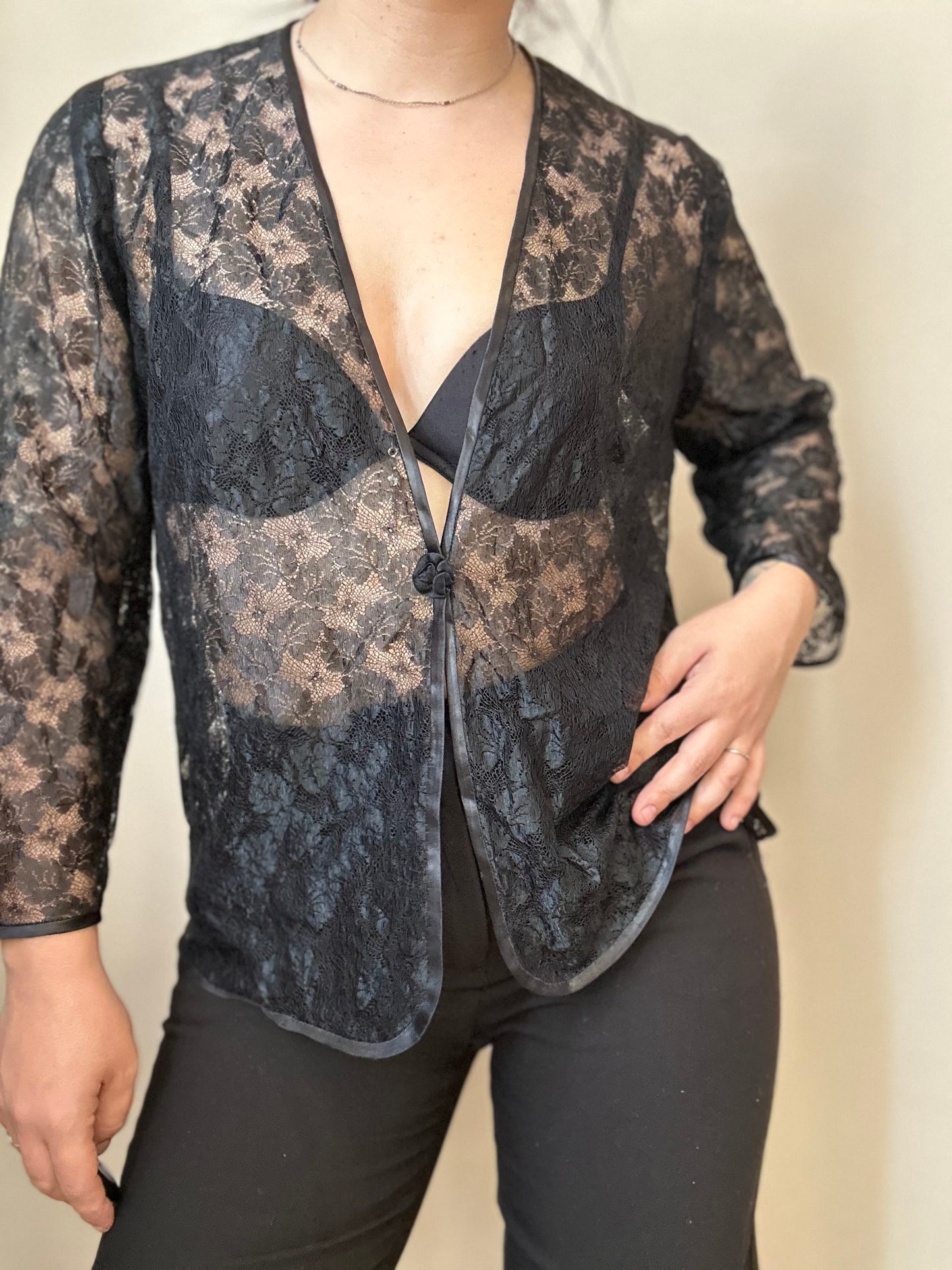 Bolero vintage encaje negro