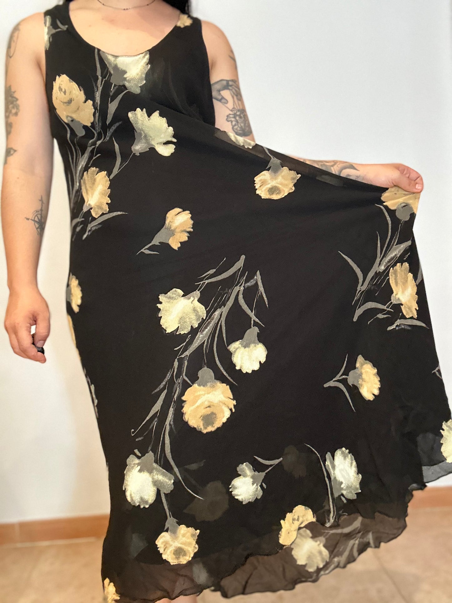 Vestido vintage midi negro estampado floral