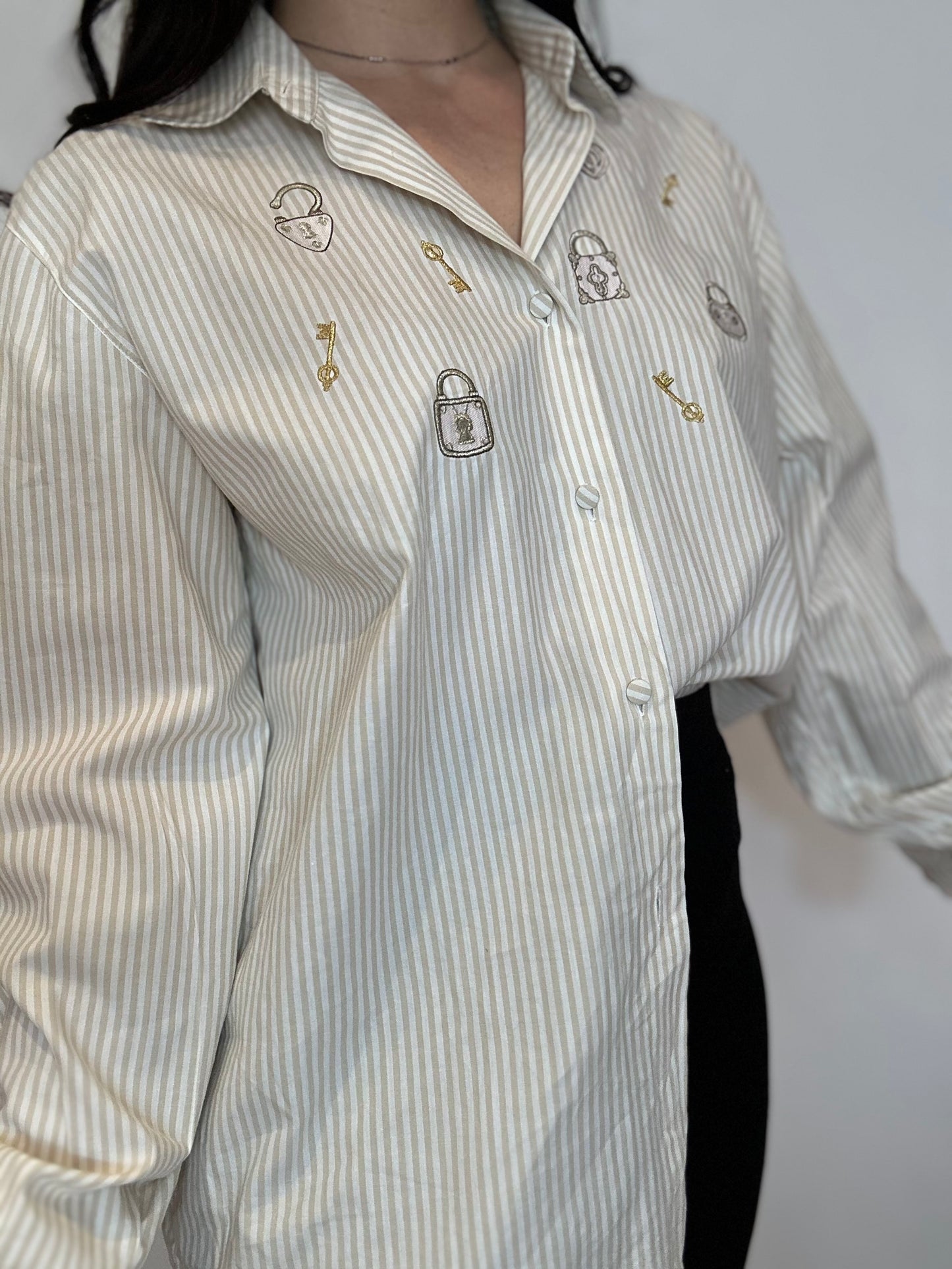 Camisa vintage rayas detalles bordados