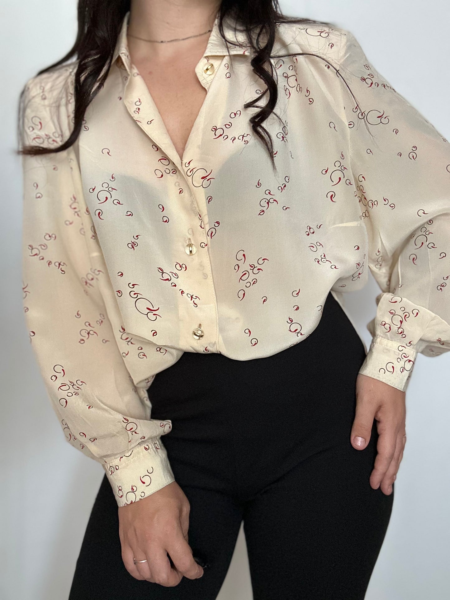 Camisa vintage beige con estampados florales