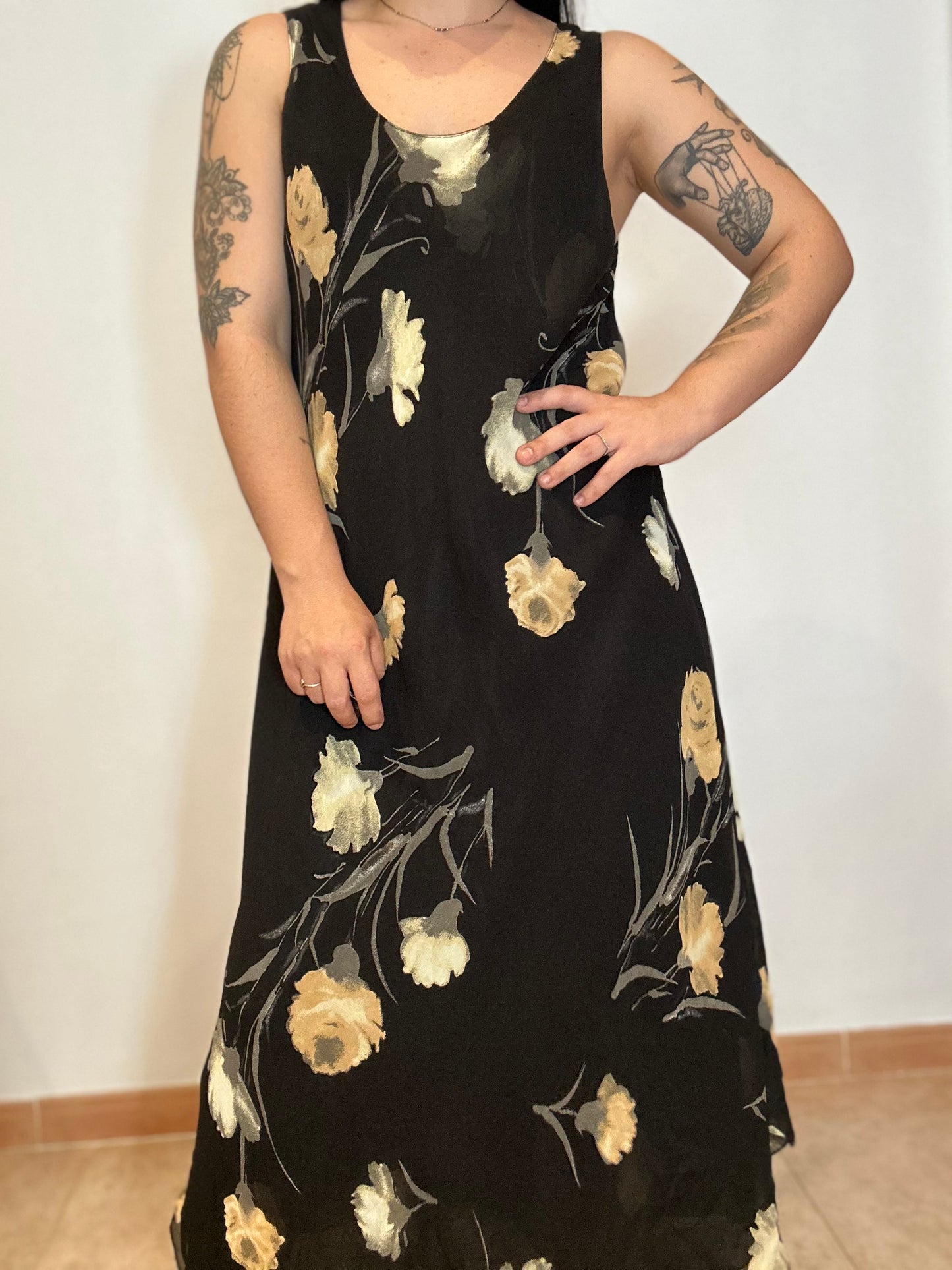 Vestido vintage midi negro estampado floral