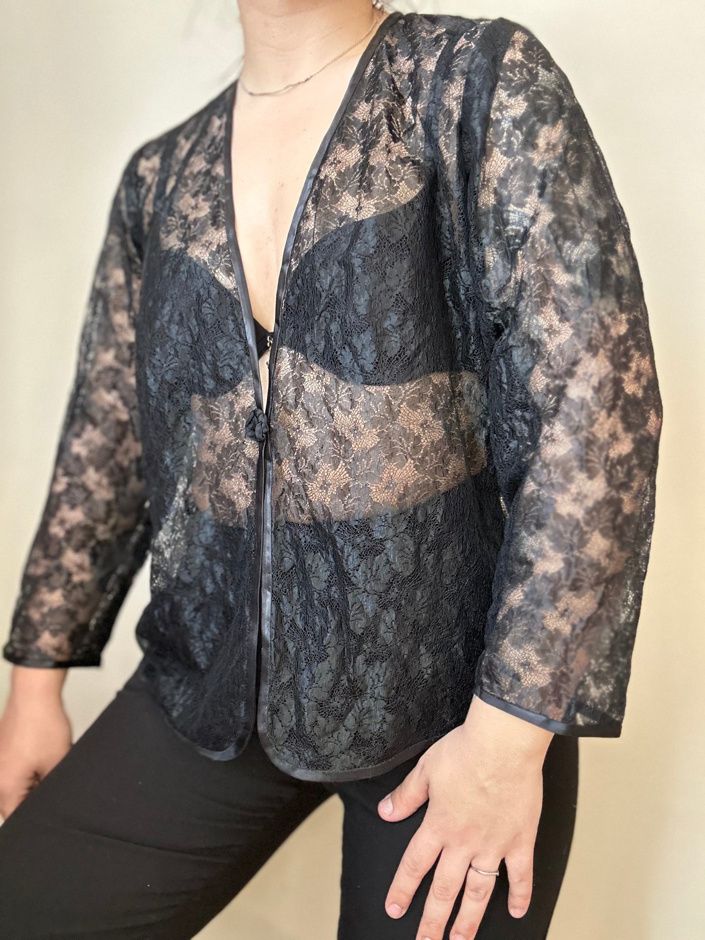 Bolero vintage encaje negro